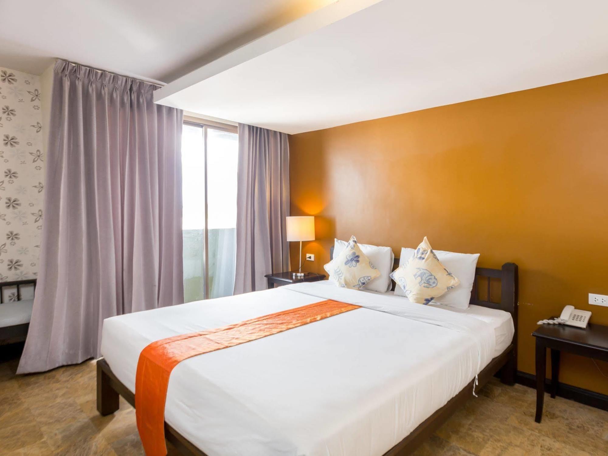 All Together Suite Hotel Bangkok Eksteriør bilde